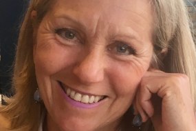 Hilary Kennedy Celebrant Hire Profile 1