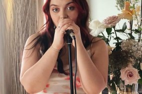 Jen Hayley- Singer Wedding Band Hire Profile 1