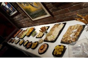 Diamond Buffets  Buffet Catering Profile 1