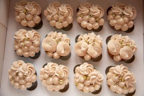 T&R Bakery  Cupcake Makers Profile 1