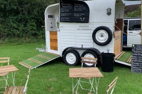 Trailer on Tap Horsebox Bar Hire  Profile 1