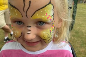 Glitterbugz  Face Painter Hire Profile 1