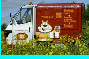 The Cats & Dogs Cafe Piaggio Ape