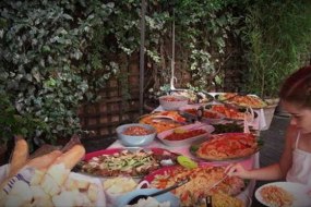 Hogs & Kisses  Paella Catering Profile 1