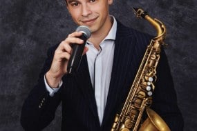 Ryan G Vocals & Sax Hire Jazz Singer Profile 1