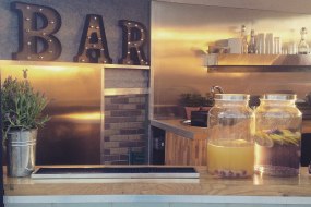 The Bar In The Box Horsebox Bar Hire  Profile 1