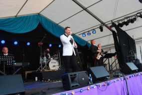 Jason Allen Sway Hire Jazz Singer Profile 1