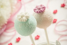 Amelia's Cake Pops Wedding Cakes Profile 1