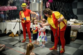 Kelly and Debbie - Entertainers Children's Party Entertainers Profile 1