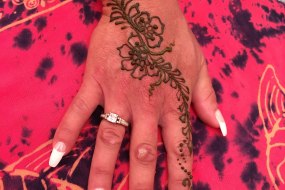 Siobhan Face & Bodypaint Henna Artist Hire Profile 1