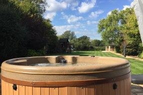 Tropical Spring Hot Tub Hire Hot Tub Hire Profile 1