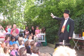 The Professor Palmermoff Magic Show Children's Magicians Profile 1