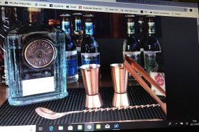 Chin Chin - Vintage Horsebox Bar Mobile Gin Bar Hire Profile 1