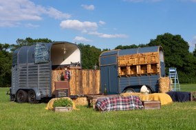 The Drunken Jockeys Horsebox Bar Hire  Profile 1