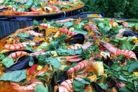 Nealls Kitchen Paella Catering Profile 1