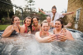 Cornwall Hot Tub Hire Hot Tub Hire Profile 1