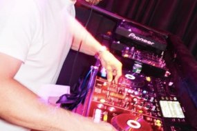 London sound DJ  Bands and DJs Profile 1