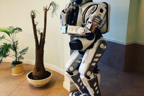 ITSY Robot Entertainment Children's Party Entertainers Profile 1