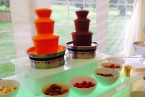 Twin fountains offering a choice of two different colours or flavours