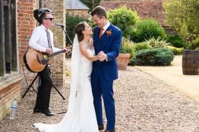 Damian Delahunty Singer and Acoustic Musician Wedding Entertainers for Hire Profile 1