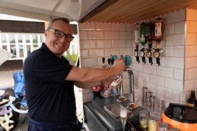 Fizz Family Bar  Prosecco Van Hire Profile 1