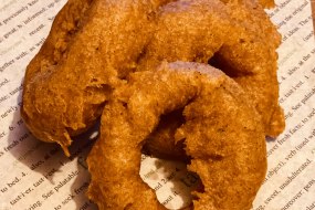 Giant Cajun Onion Rings