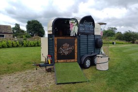 Pour Decisions Bar Horsebox Bar Hire  Profile 1