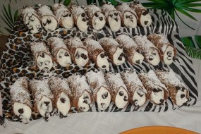 Handmade cannoli