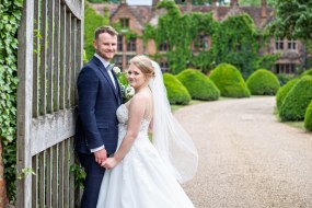 Those perfect couple shoots really capture the chemistry and love every wedding day needs.