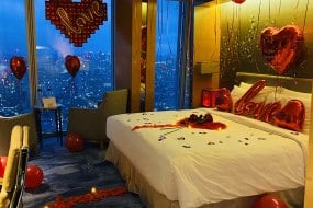 Romantic Hotel Room Set Ups (The Shard Hote)