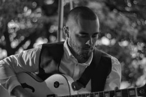 Archie Live Musician Wedding Entertainers for Hire Profile 1