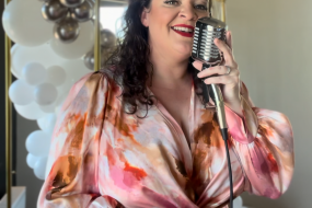 Hayley Gold vocals  Wedding Entertainers for Hire Profile 1