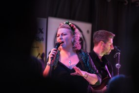 JukeBox - Jules (Vocalist) Wedding Entertainers for Hire Profile 1