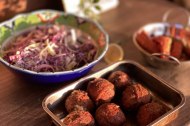 “Moink” balls, halloumi fries and coleslaw 