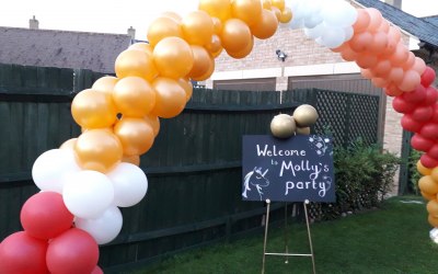 Giant balloon arch for that WOW factor!