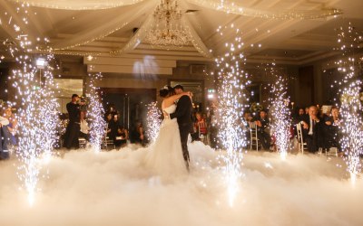 Our stunning special effects are a must have if you want your first dance to be way better than the norm, and to have amazing pictures like these for your wedding album.