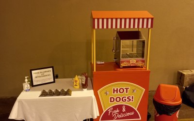 Hot dog cart 