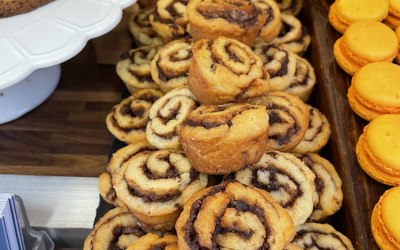 Warm cinnamon rolls 