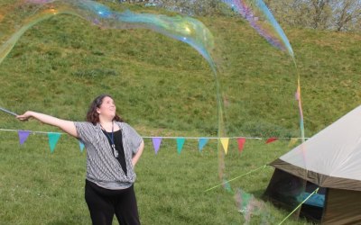 Giant bubbles