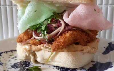 FRANKS crispy XO chicken + slaw, crackers