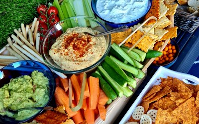 Crudités platter with Humous and tzatziki 