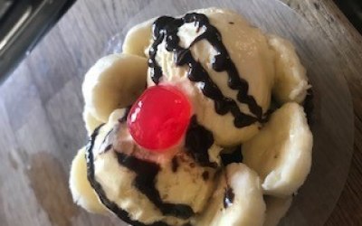 ice cream sundae 