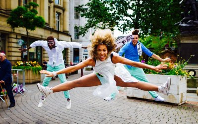 flash mob dancers