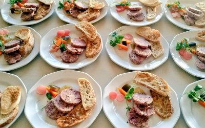 Wedding starter plating up