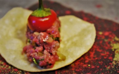 Steak tartar taco