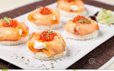 Cream cheese & smoked salmon blinis.