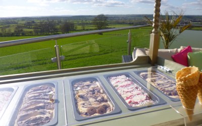 Ice creams in the cart