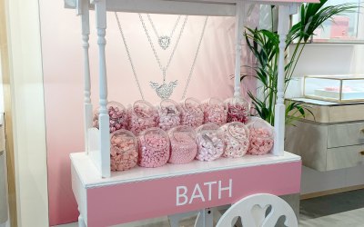 Branded Sweet Cart for Pandora Bath Store Reopening