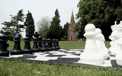 Giant Chess