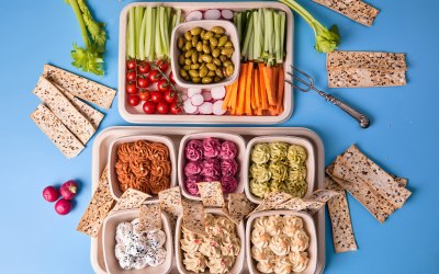 Mezze dips platter with crudités